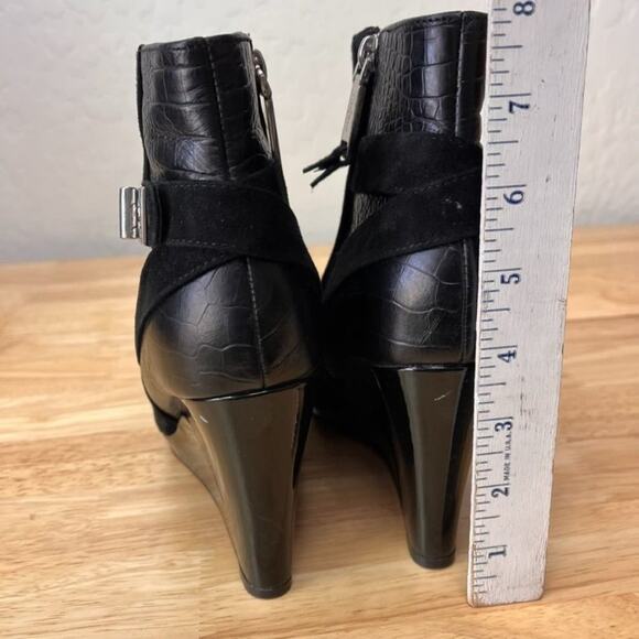 Cole Haan Bootie Womens 5.5 B Martina Wedge Ankle Black Suede Embossed Leather - Picture 12 of 13